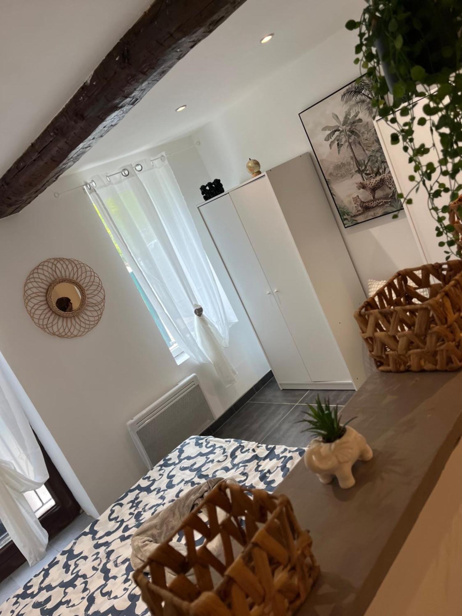 Appartement Avec Piscine Au Milieu Des Vignes Les Arcs-sur-Argens Extérieur photo